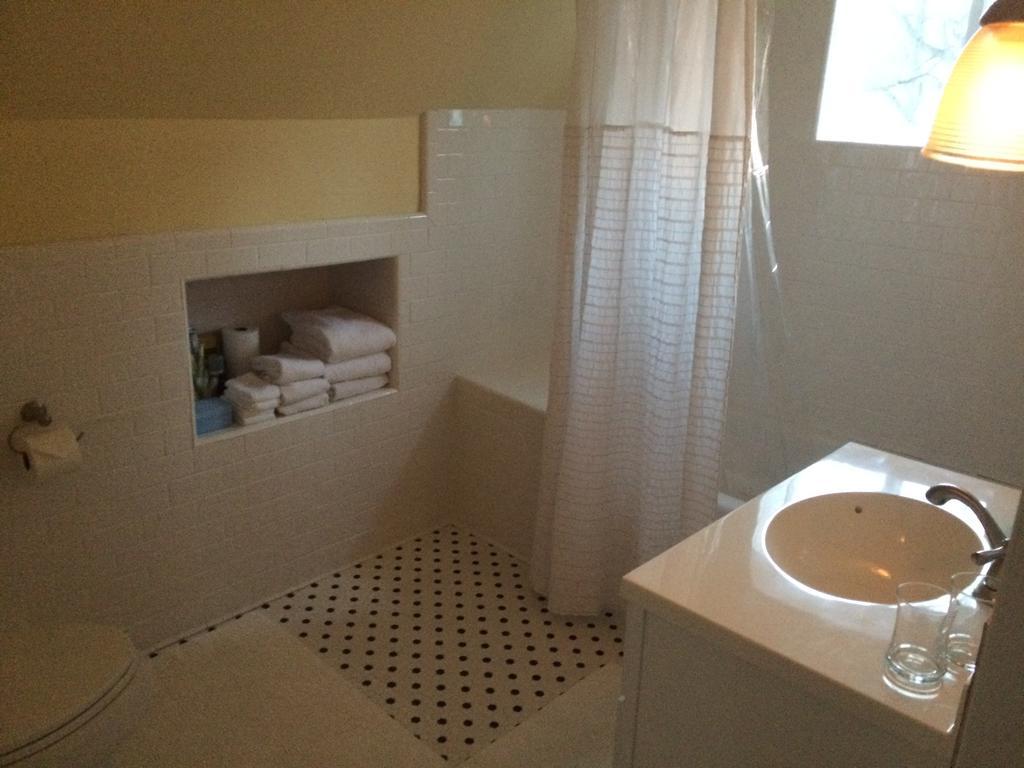 Aberdeen Stone Cottage B&B Traverse City Ruang foto