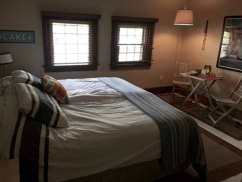 Aberdeen Stone Cottage B&B Traverse City Bagian luar foto