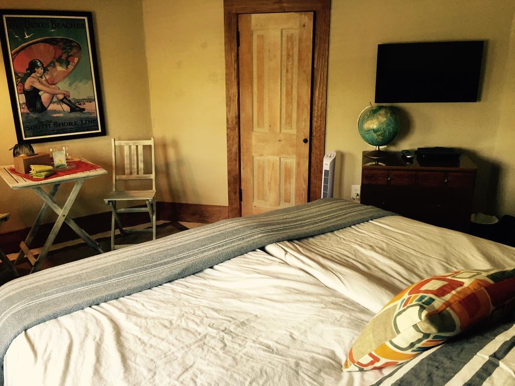 Aberdeen Stone Cottage B&B Traverse City Bagian luar foto