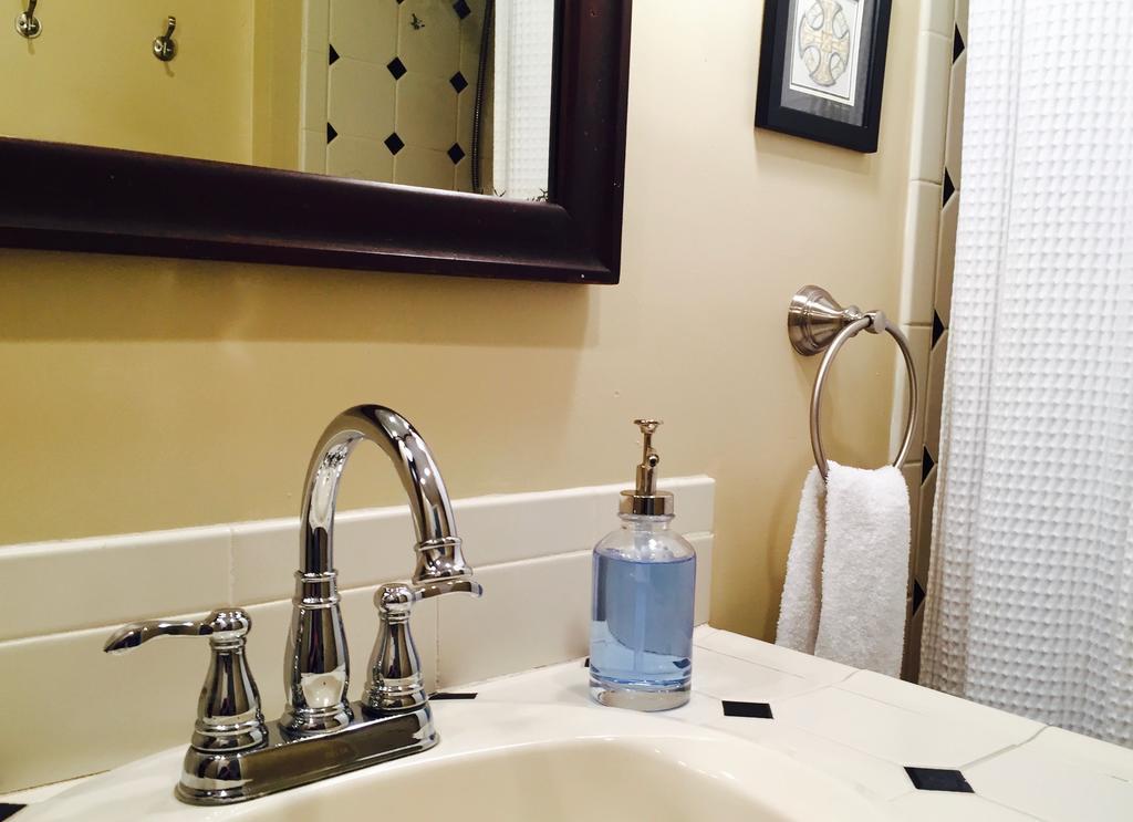 Aberdeen Stone Cottage B&B Traverse City Bagian luar foto