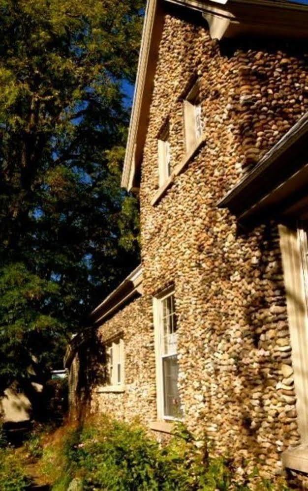 Aberdeen Stone Cottage B&B Traverse City Bagian luar foto