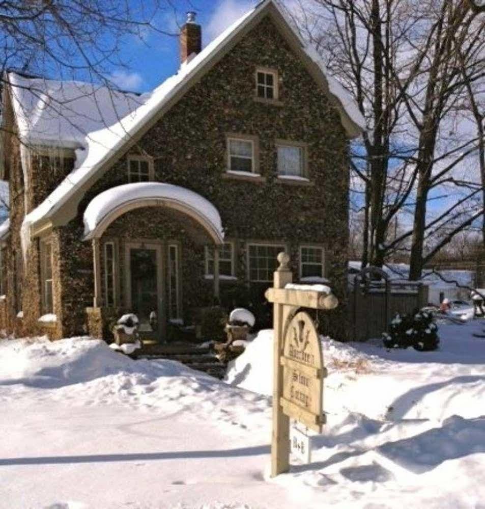 Aberdeen Stone Cottage B&B Traverse City Bagian luar foto
