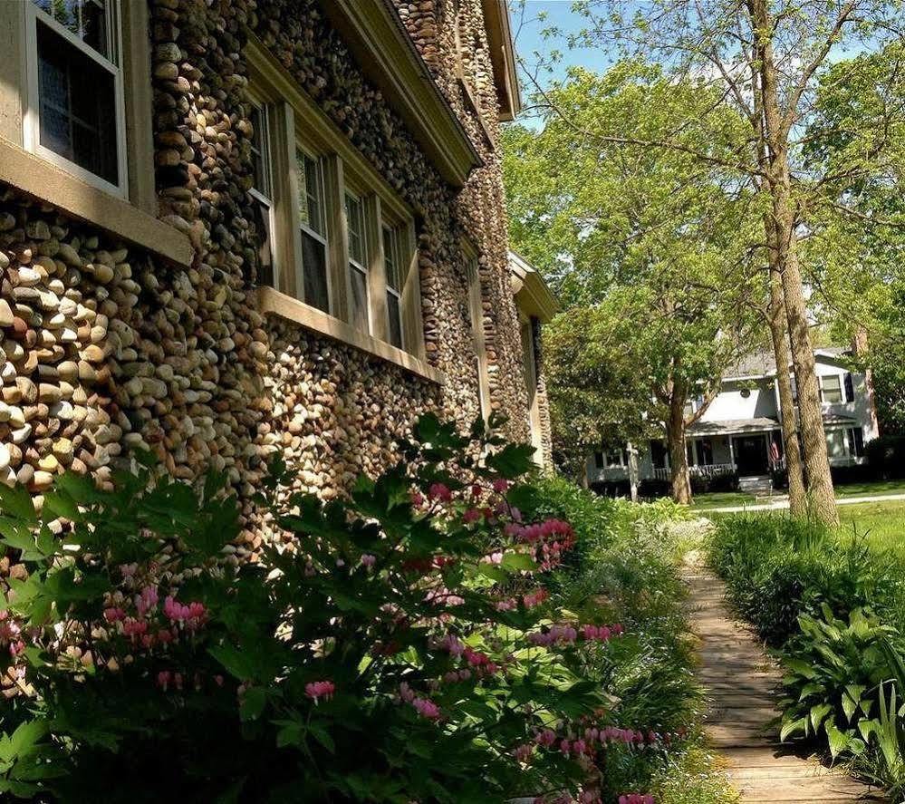 Aberdeen Stone Cottage B&B Traverse City Bagian luar foto